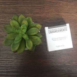Rodan + Fields Mineral Peptides
